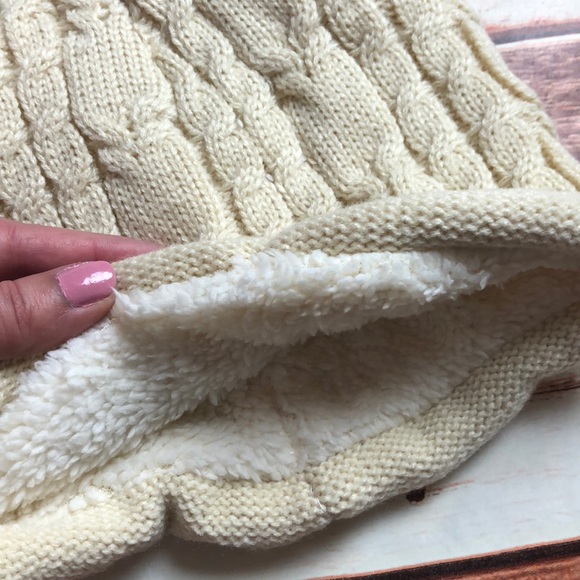 Fleece lined hat w/adorbs cat ears - Picture 2 of 2